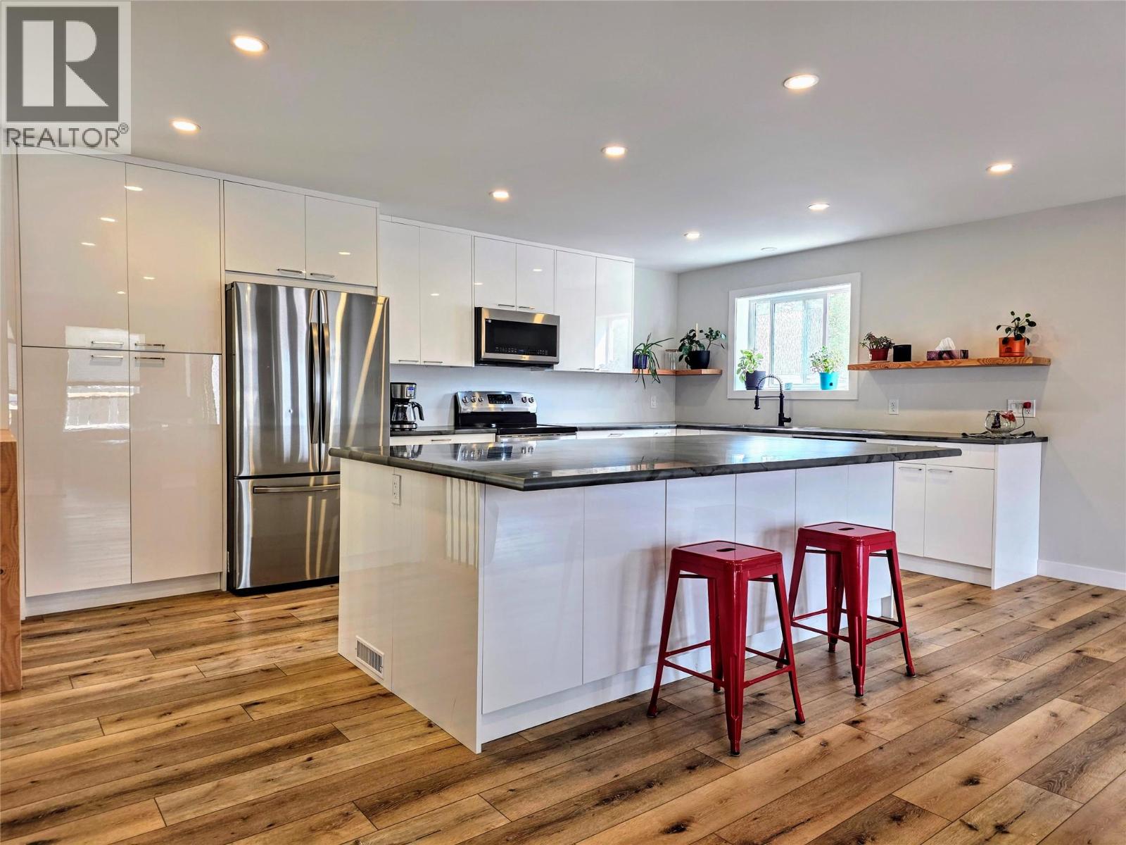 1313 13th Avenue, Invermere, British Columbia  V0A 1K4 - Photo 1 - 10398112