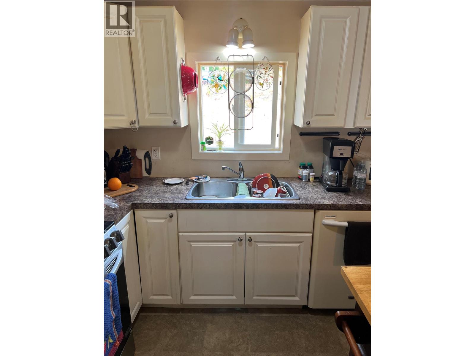 3969 Broadwater Road Unit# 5, Robson, British Columbia  V1N 4V5 - Photo 3 - 10398308