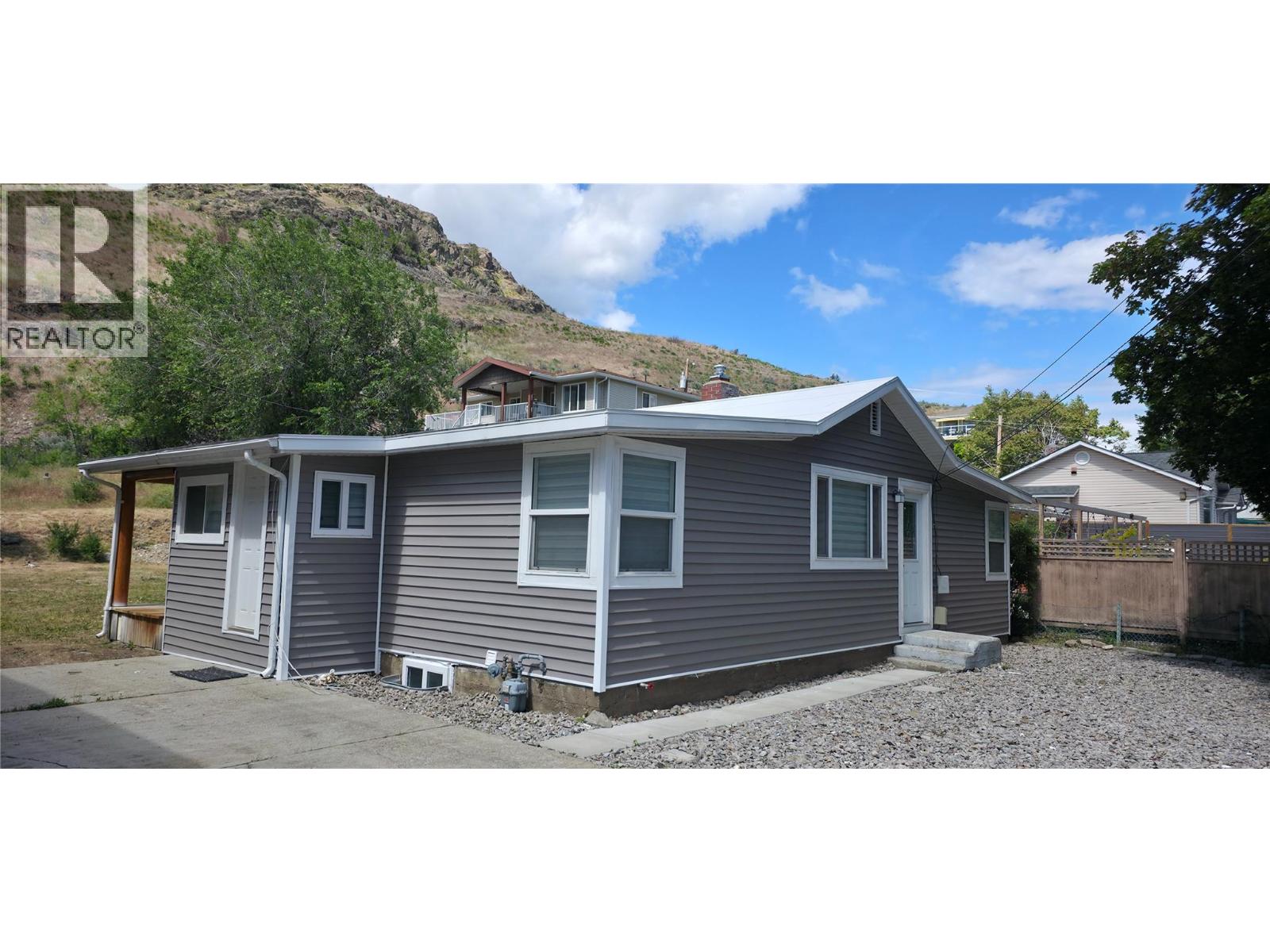 6176 Spartan Street, Oliver, British Columbia  V0H 1T6 - Photo 2 - 10398301