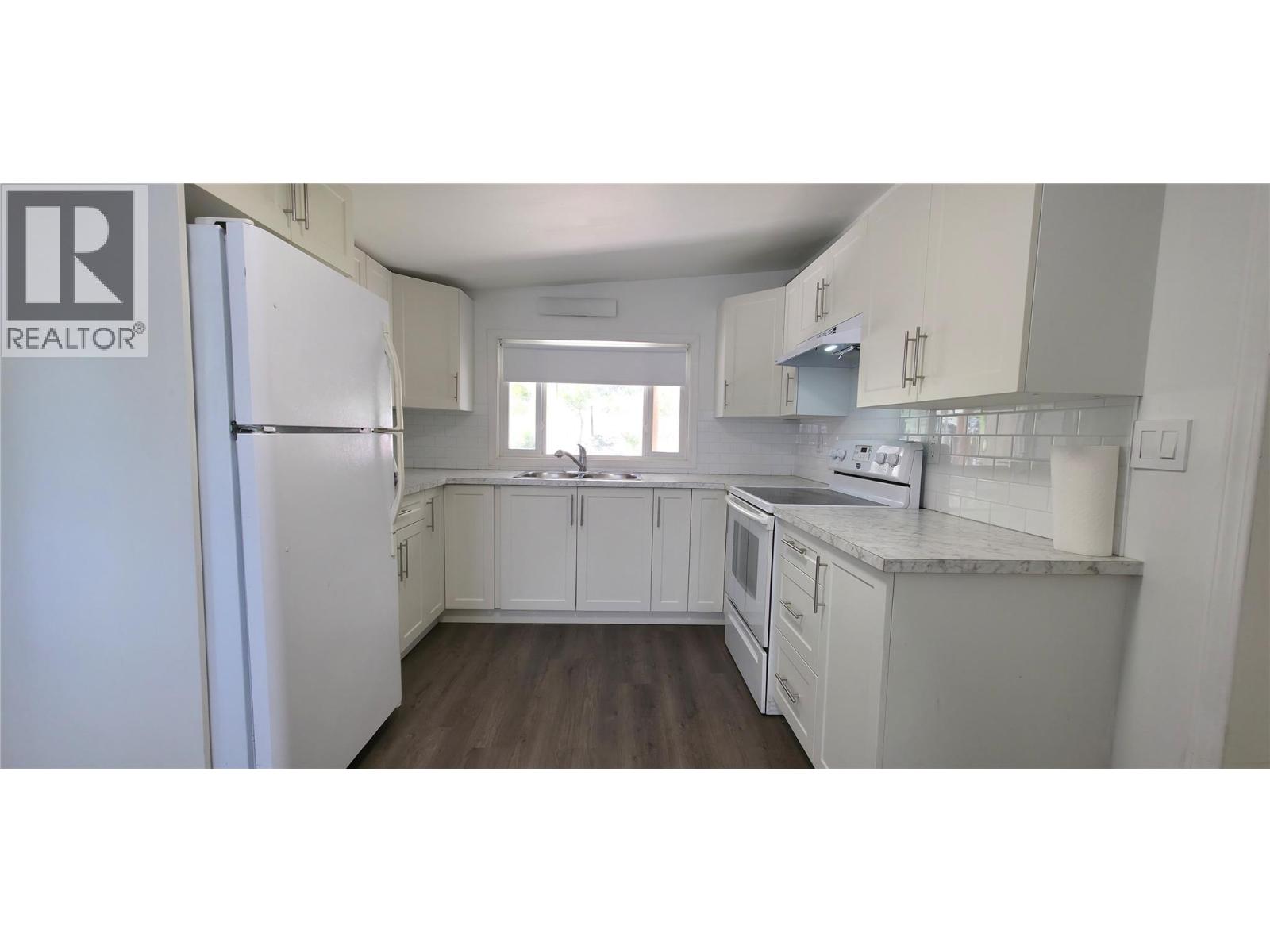 6176 Spartan Street, Oliver, British Columbia  V0H 1T6 - Photo 7 - 10398301