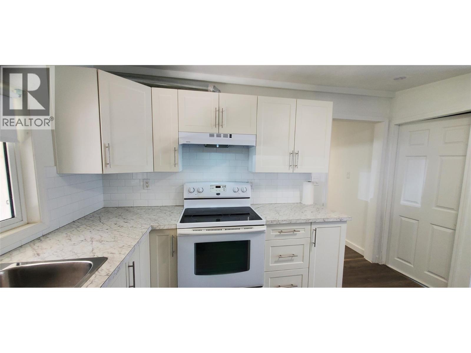 6176 Spartan Street, Oliver, British Columbia  V0H 1T6 - Photo 9 - 10398301