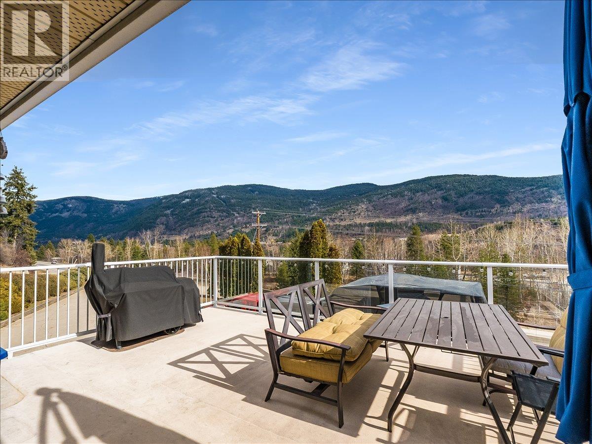 3701 9th Avenue, Castlegar, British Columbia  V1N 3T3 - Photo 19 - 10398210
