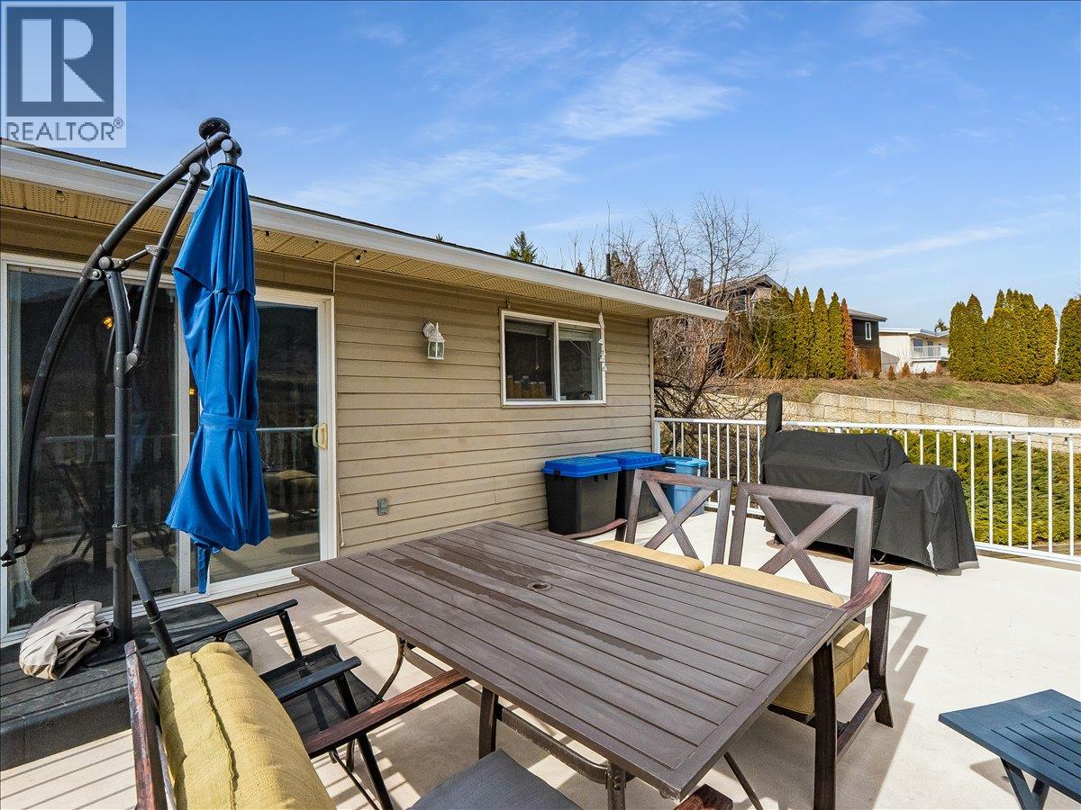 3701 9th Avenue, Castlegar, British Columbia  V1N 3T3 - Photo 20 - 10398210