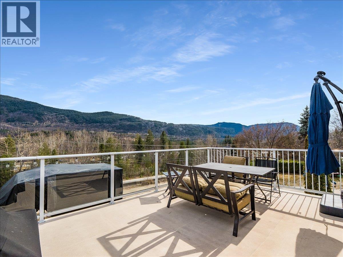 3701 9th Avenue, Castlegar, British Columbia  V1N 3T3 - Photo 21 - 10398210