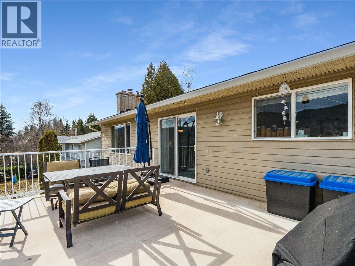 3701 9th Avenue, Castlegar, British Columbia  V1N 3T3 - Photo 22 - 10398210