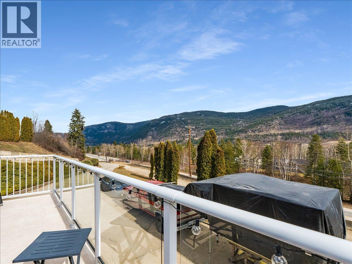 3701 9th Avenue, Castlegar, British Columbia  V1N 3T3 - Photo 23 - 10398210