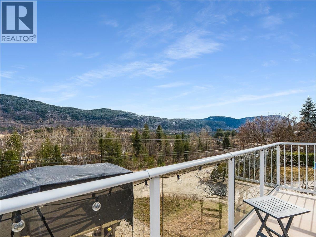 3701 9th Avenue, Castlegar, British Columbia  V1N 3T3 - Photo 24 - 10398210