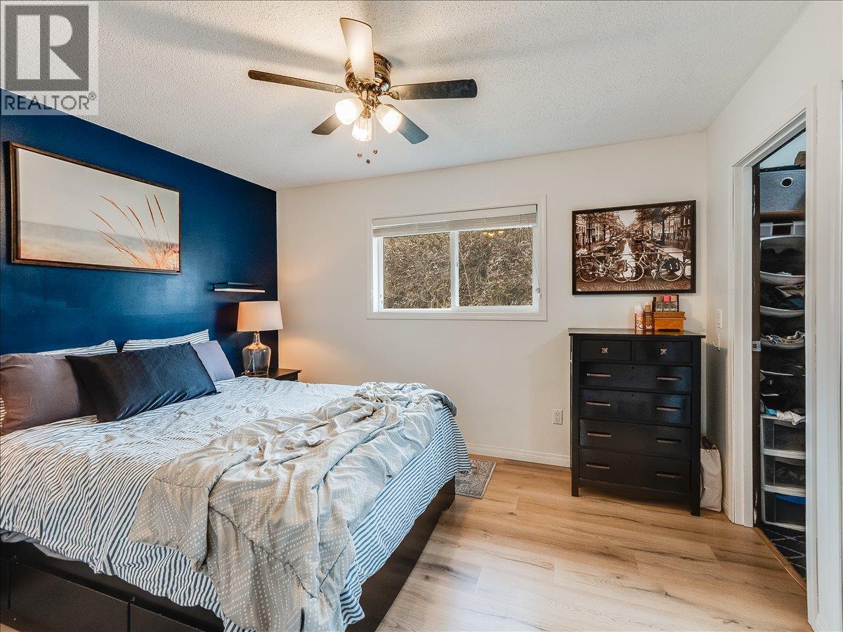 3701 9th Avenue, Castlegar, British Columbia  V1N 3T3 - Photo 27 - 10398210