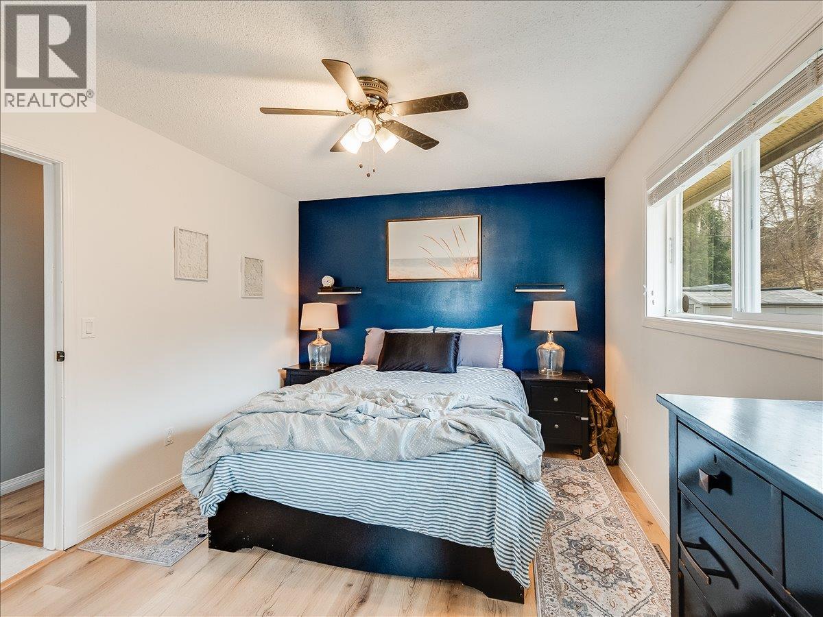 3701 9th Avenue, Castlegar, British Columbia  V1N 3T3 - Photo 29 - 10398210