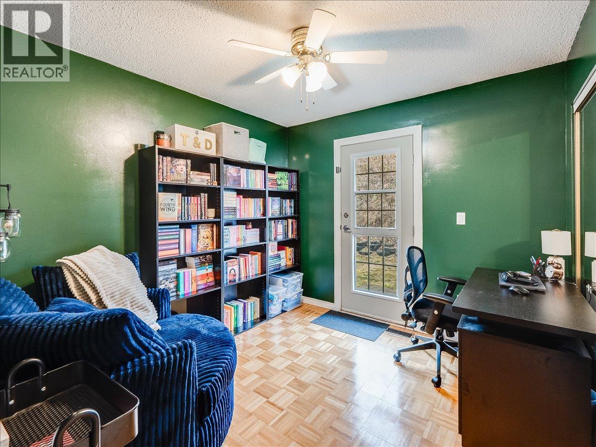 3701 9th Avenue, Castlegar, British Columbia  V1N 3T3 - Photo 34 - 10398210