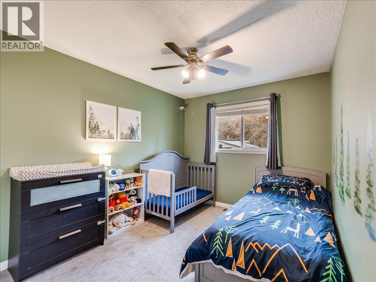 3701 9th Avenue, Castlegar, British Columbia  V1N 3T3 - Photo 35 - 10398210