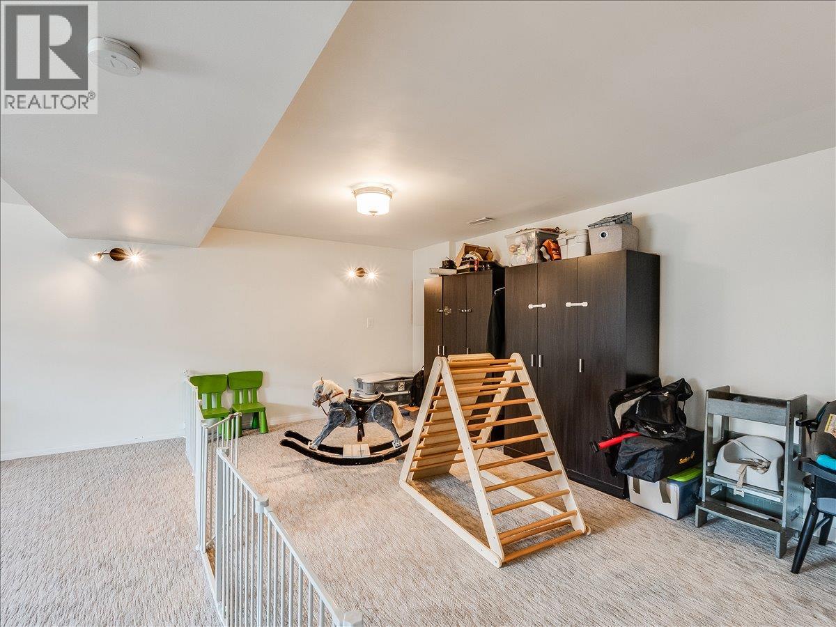 3701 9th Avenue, Castlegar, British Columbia  V1N 3T3 - Photo 40 - 10398210