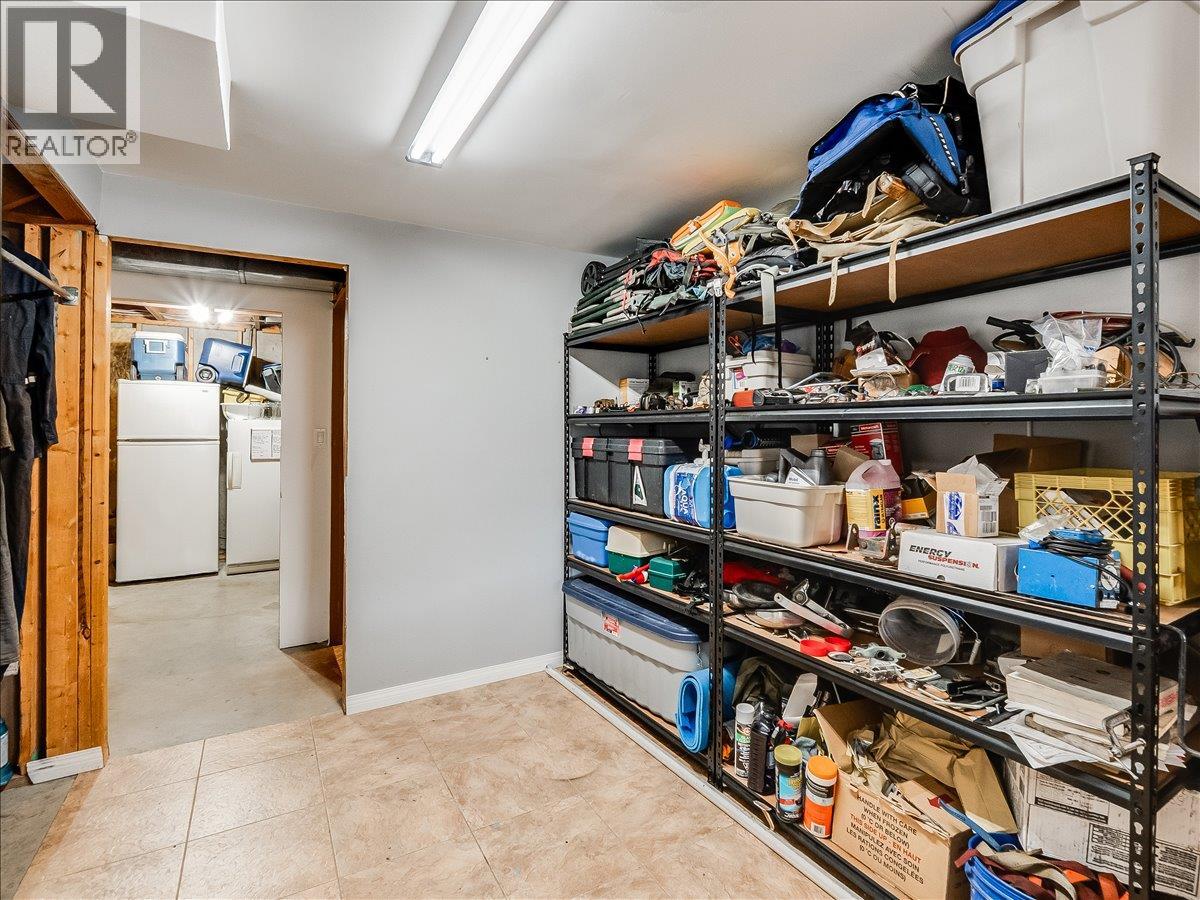 3701 9th Avenue, Castlegar, British Columbia  V1N 3T3 - Photo 45 - 10398210
