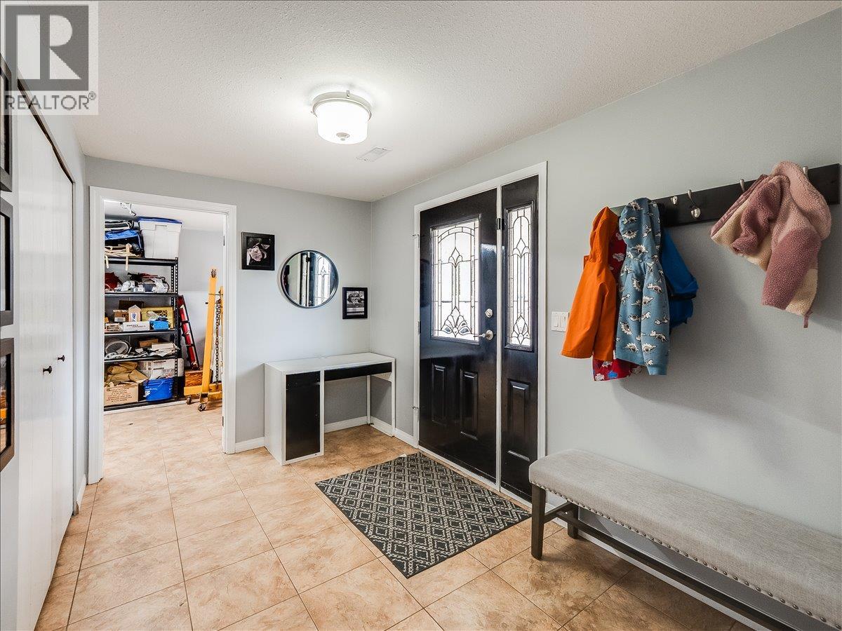 3701 9th Avenue, Castlegar, British Columbia  V1N 3T3 - Photo 46 - 10398210
