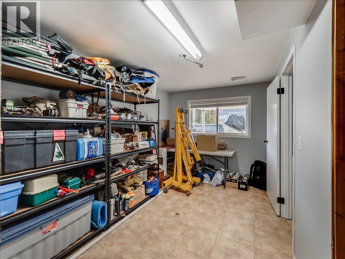 3701 9th Avenue, Castlegar, British Columbia  V1N 3T3 - Photo 47 - 10398210