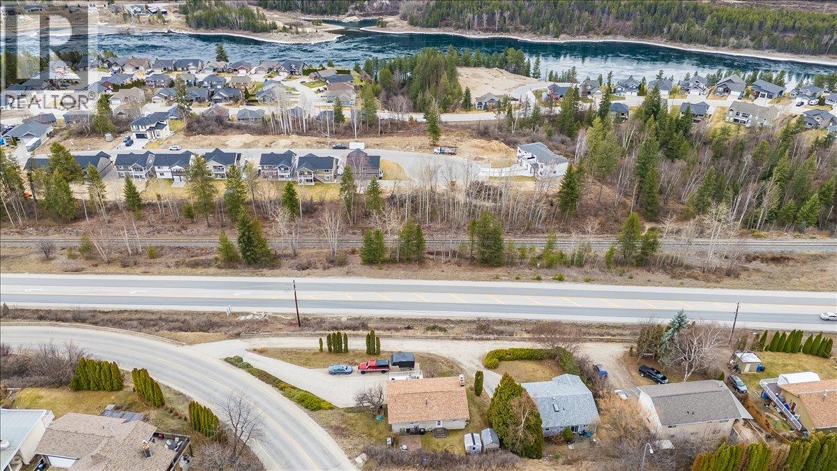 3701 9th Avenue, Castlegar, British Columbia  V1N 3T3 - Photo 48 - 10398210