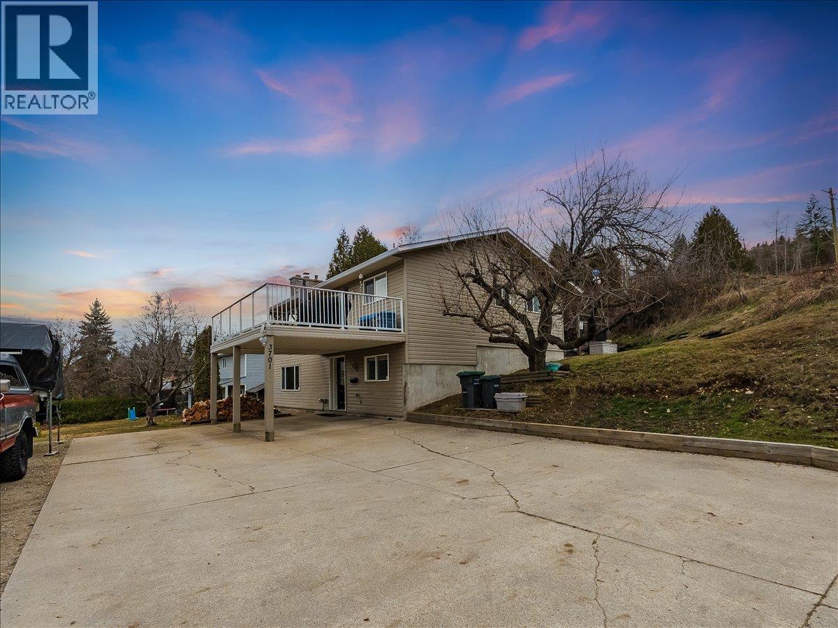 3701 9th Avenue, Castlegar, British Columbia  V1N 3T3 - Photo 49 - 10398210