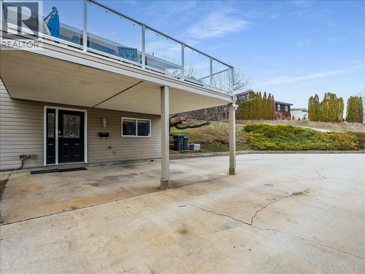 3701 9th Avenue, Castlegar, British Columbia  V1N 3T3 - Photo 51 - 10398210