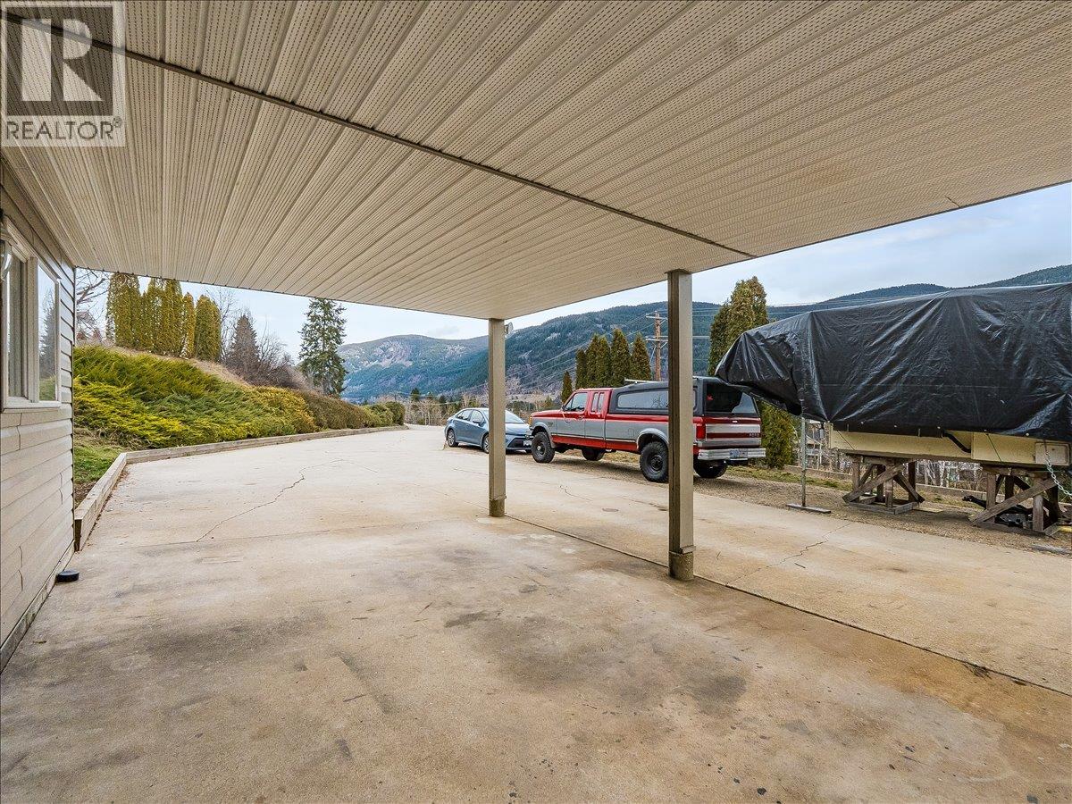 3701 9th Avenue, Castlegar, British Columbia  V1N 3T3 - Photo 52 - 10398210