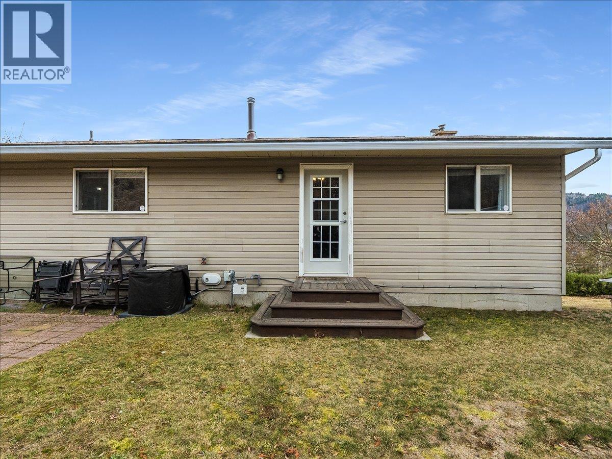 3701 9th Avenue, Castlegar, British Columbia  V1N 3T3 - Photo 55 - 10398210