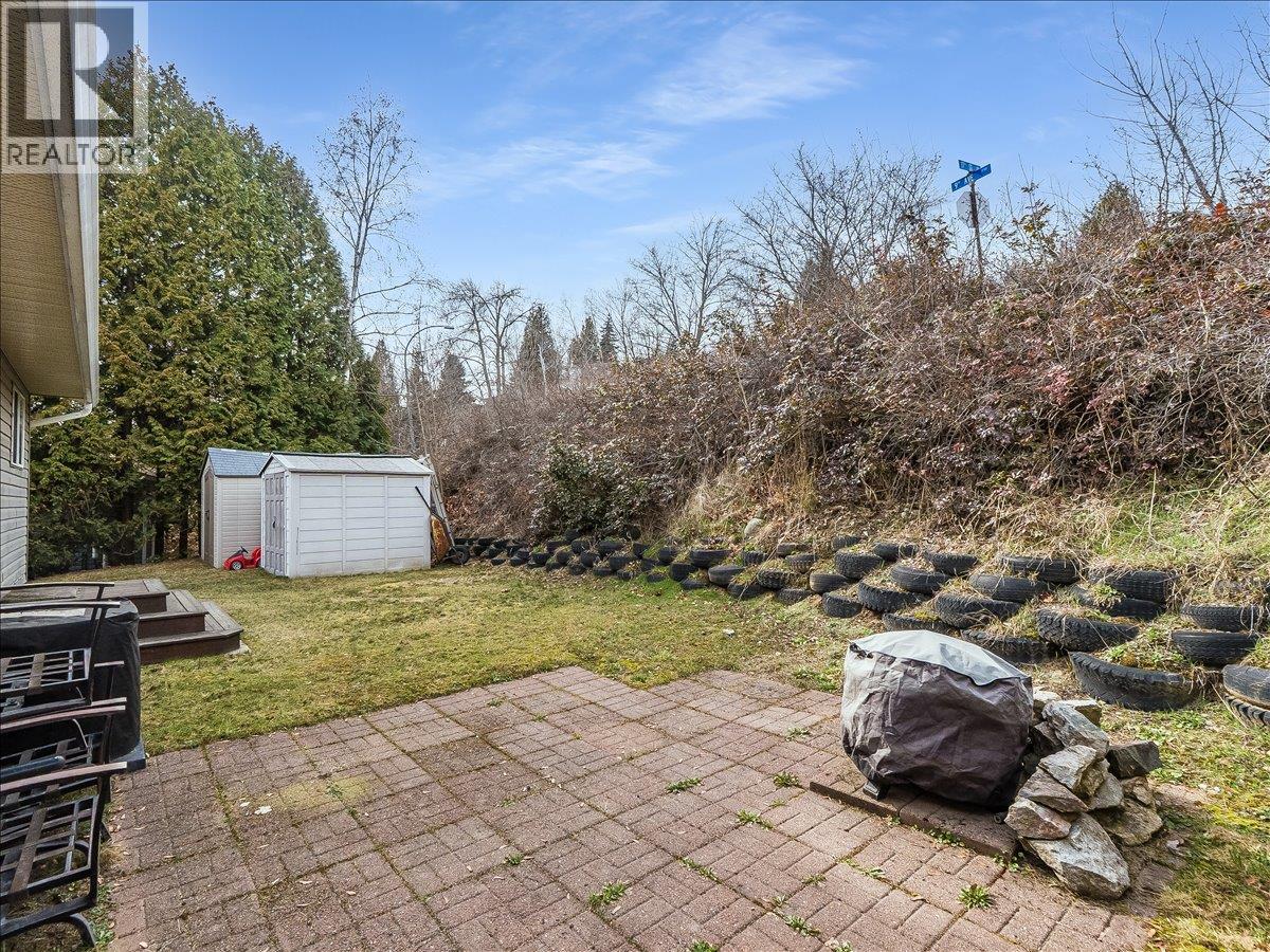 3701 9th Avenue, Castlegar, British Columbia  V1N 3T3 - Photo 58 - 10398210