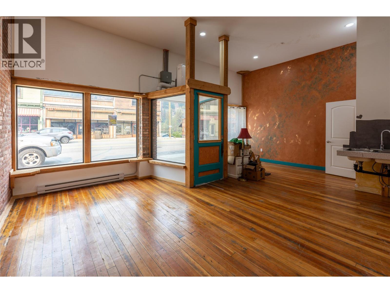 302 Copper Avenue S, Greenwood, British Columbia  V0H 1J0 - Photo 9 - 10398144