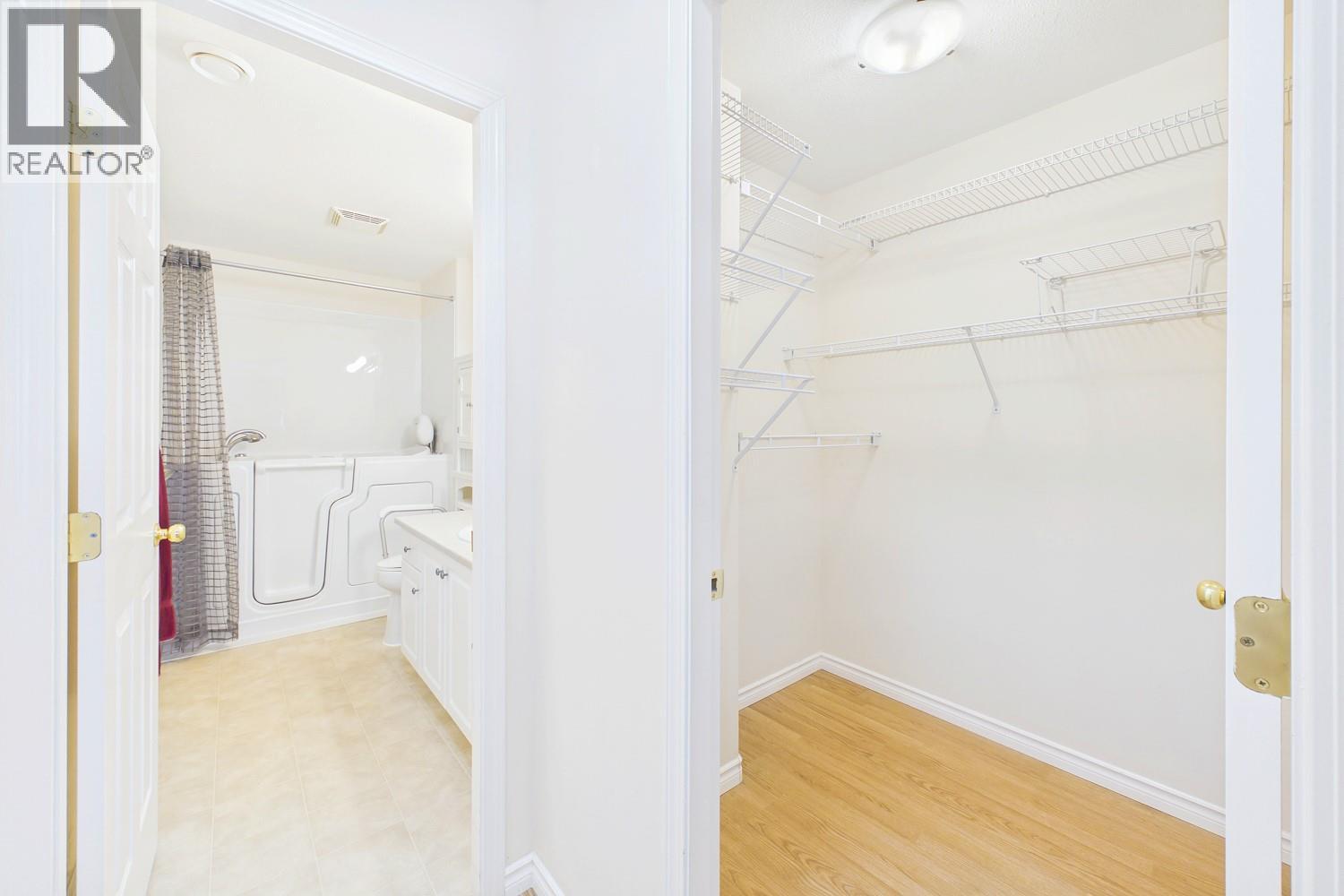 2285 Atkinson Street Unit# 204, Penticton, British Columbia  V2A 8R7 - Photo 32 - 10398328