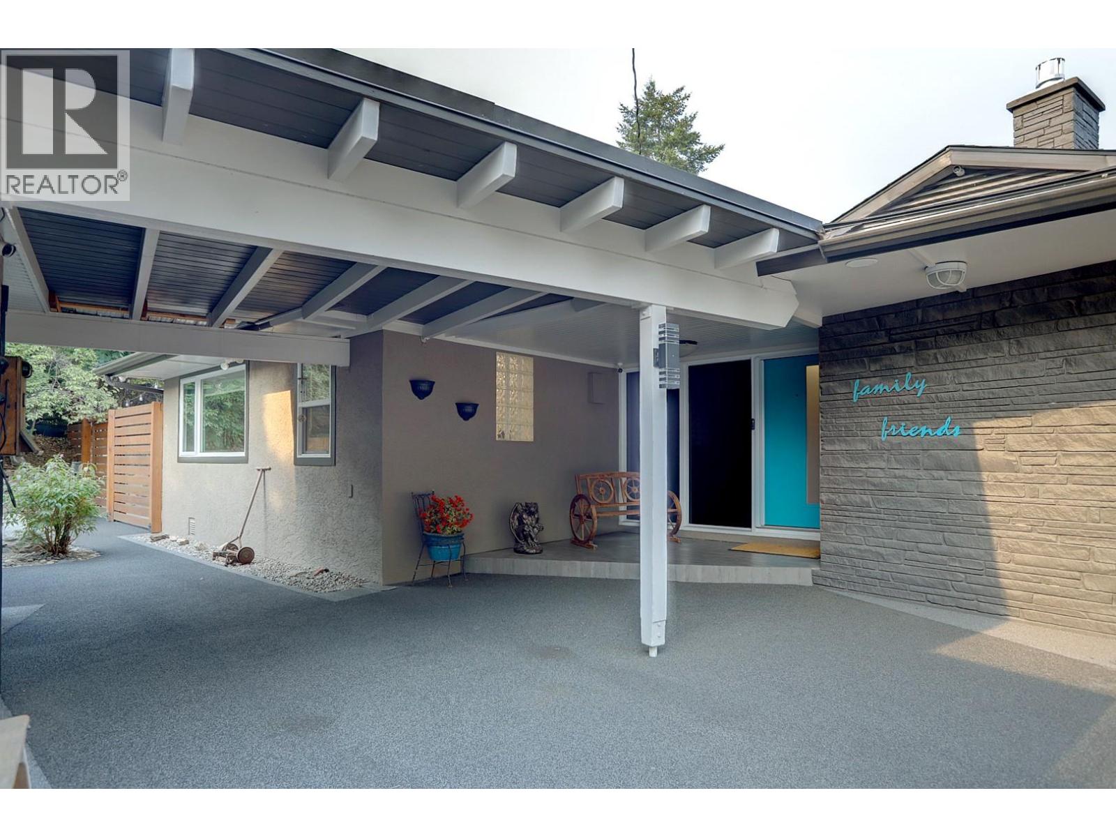 3006 22 Street, Vernon, British Columbia  V1T 4H6 - Photo 3 - 10397968