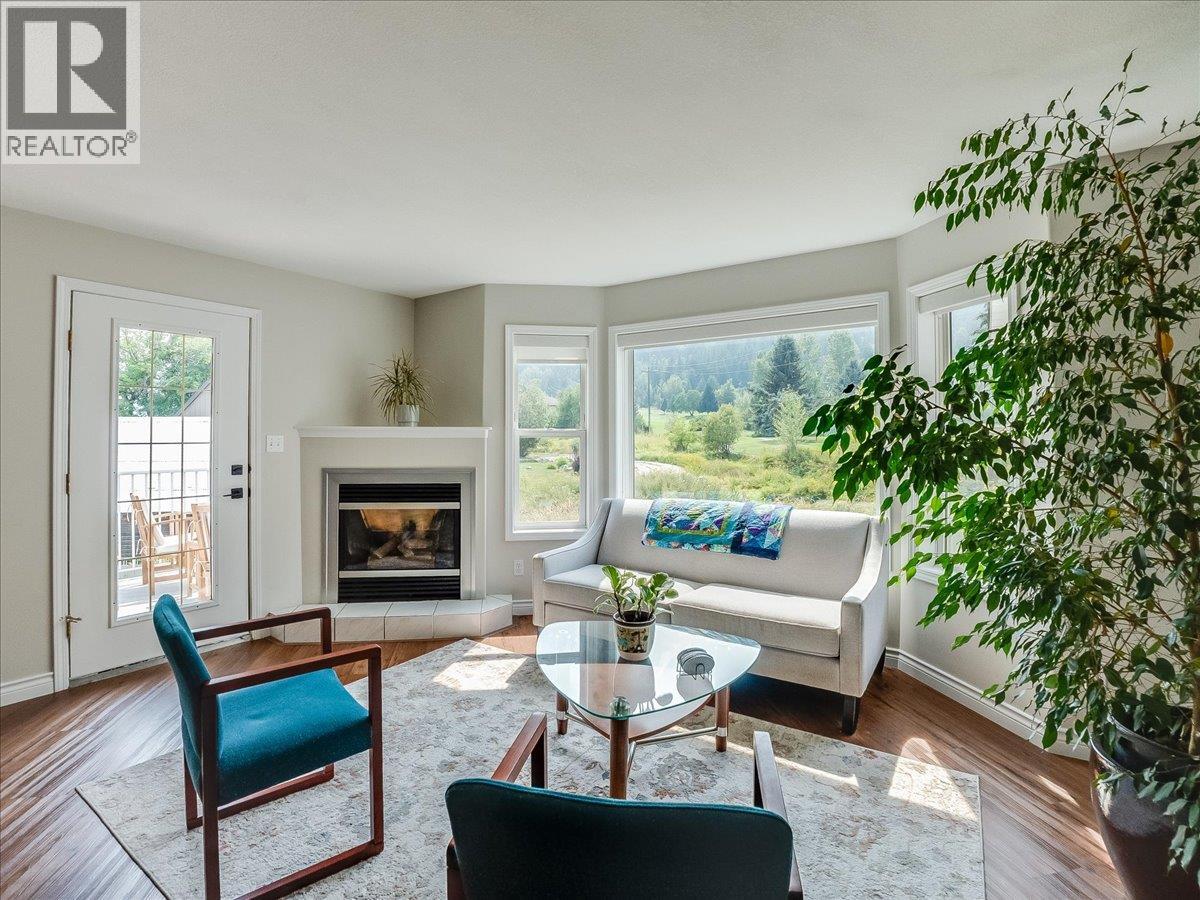 416 Beasley  W Crescent, Nelson, British Columbia  V1L 5Y4 - Photo 1 - 10398184
