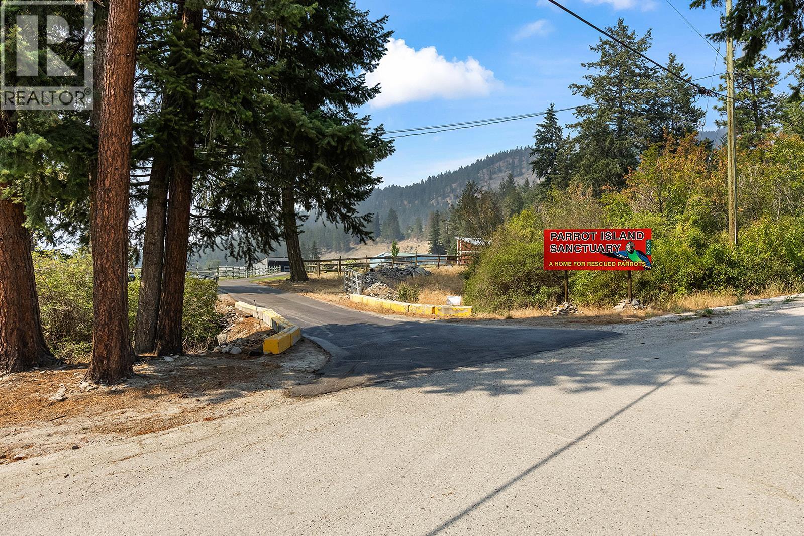 5090 Mackinnon Road, Peachland, British Columbia  V0H 1X0 - Photo 3 - 10396742