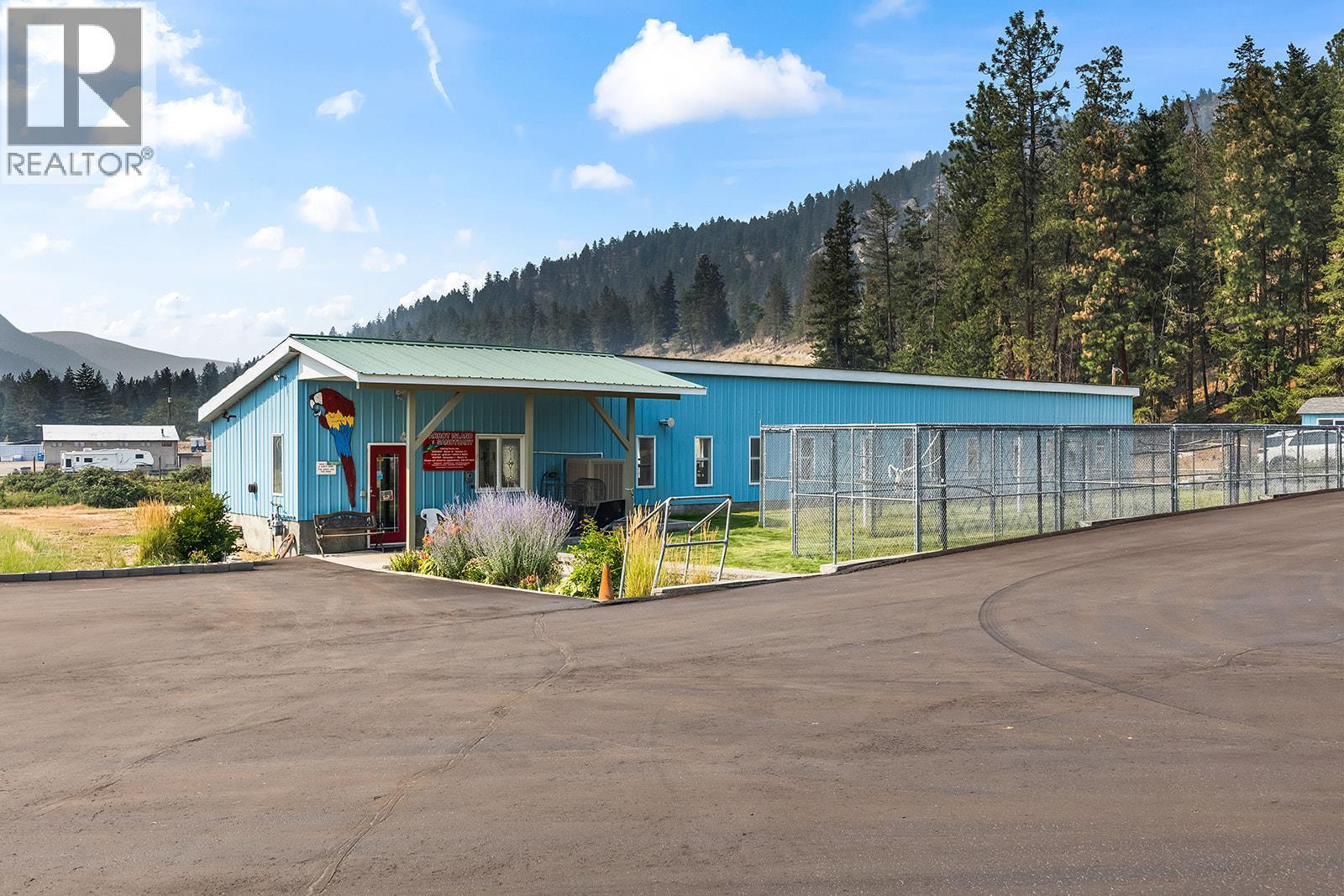 5090 Mackinnon Road, Peachland, British Columbia  V0H 1X0 - Photo 8 - 10396742