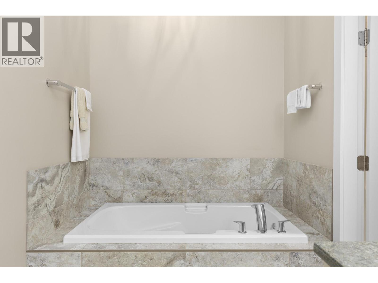 1836 Tower Ranch Boulevard Unit# 37, Kelowna, British Columbia  V1P 1S8 - Photo 28 - 10398350