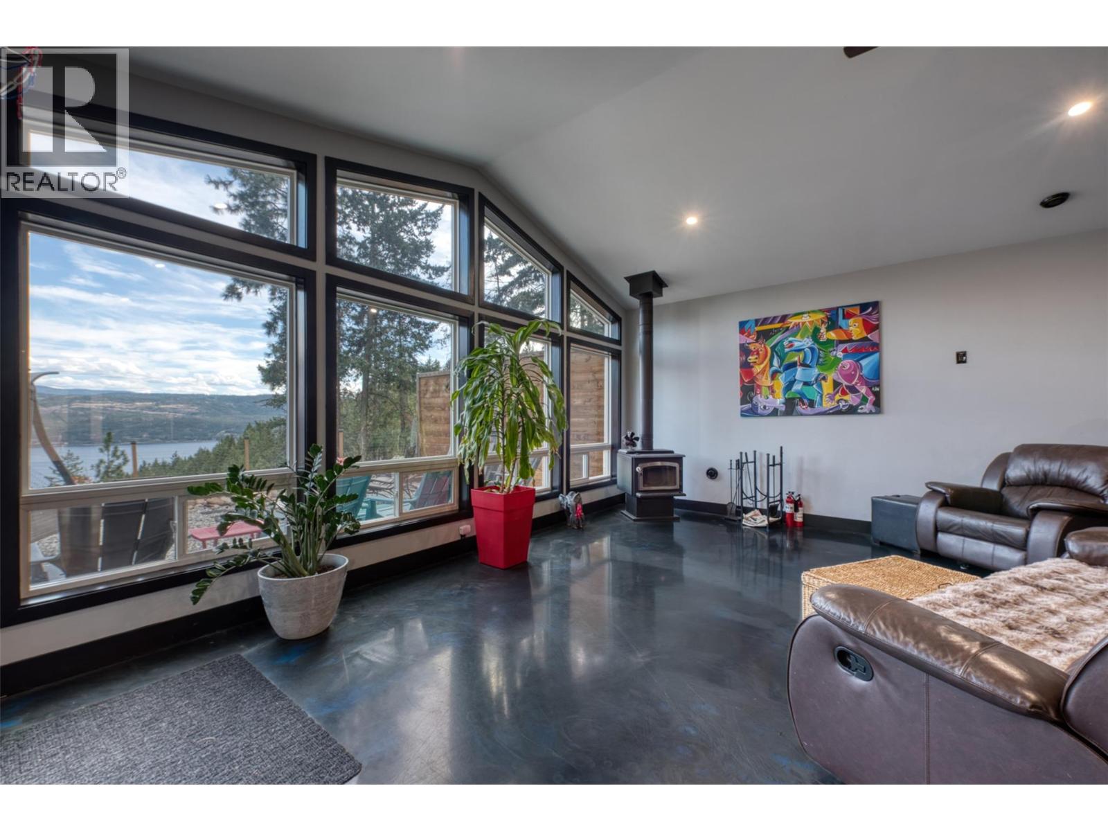 10795 Westshore Road, Vernon, British Columbia  V1H 2C3 - Photo 1 - 10398170