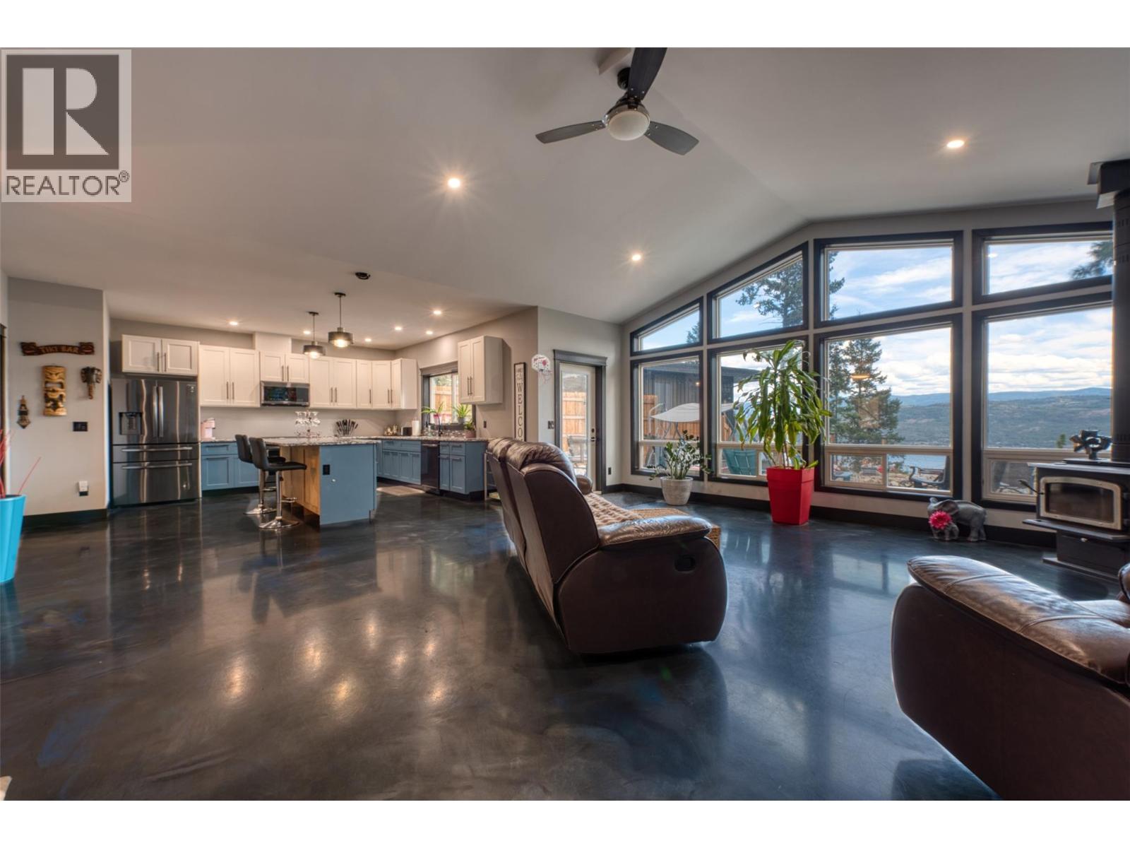 10795 Westshore Road, Vernon, British Columbia  V1H 2C3 - Photo 2 - 10398170