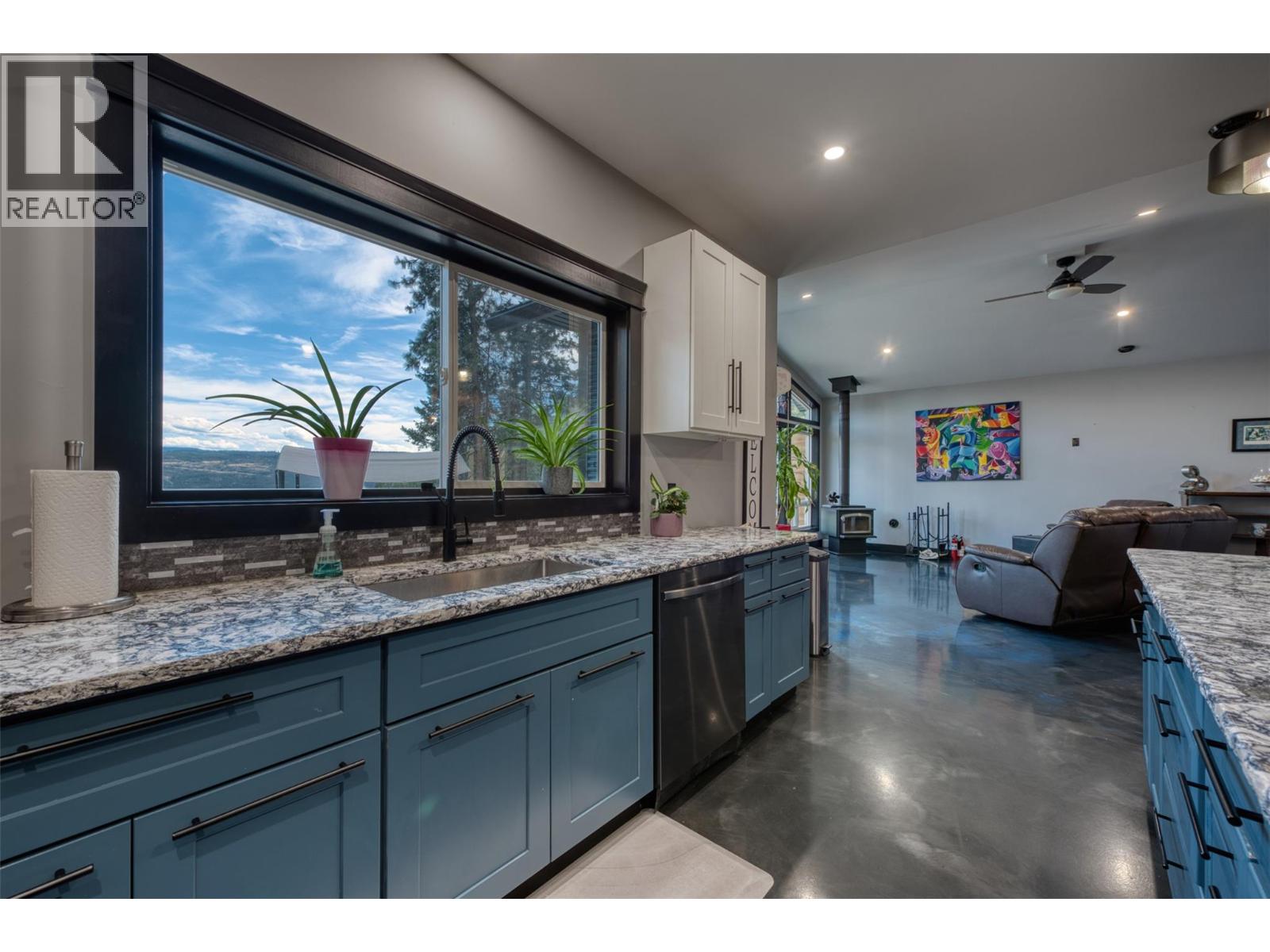 10795 Westshore Road, Vernon, British Columbia  V1H 2C3 - Photo 8 - 10398170