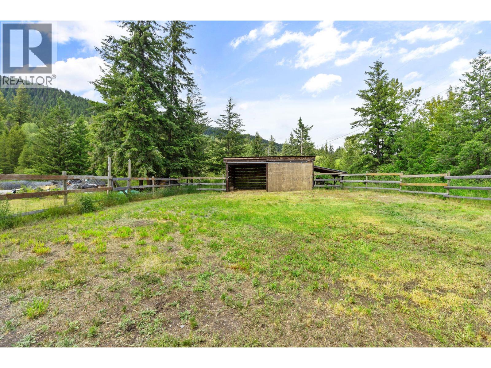 3056 Harmon Road, Vavenby, British Columbia  V0E 3A0 - Photo 34 - 10398324