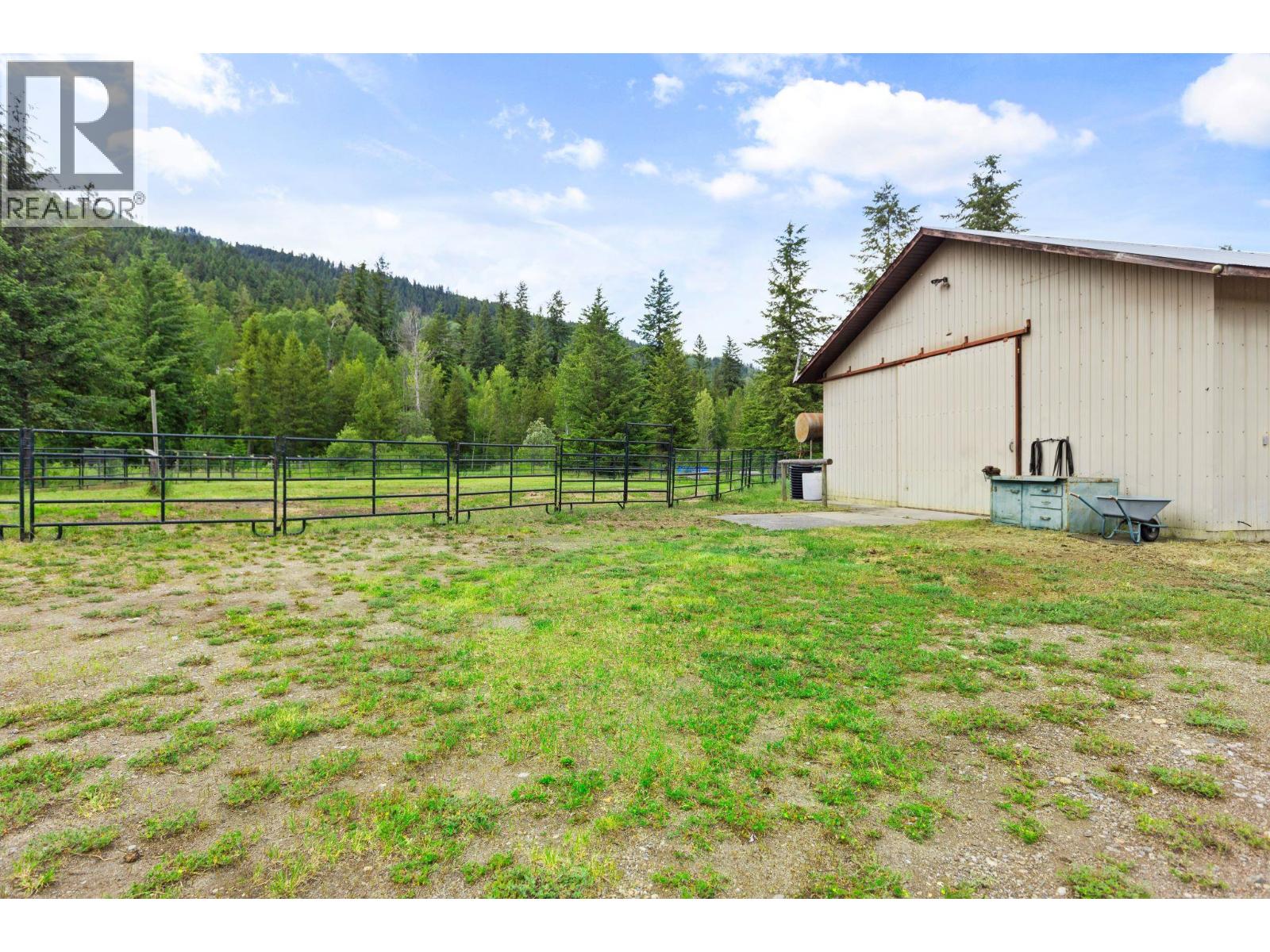 3056 Harmon Road, Vavenby, British Columbia  V0E 3A0 - Photo 36 - 10398324