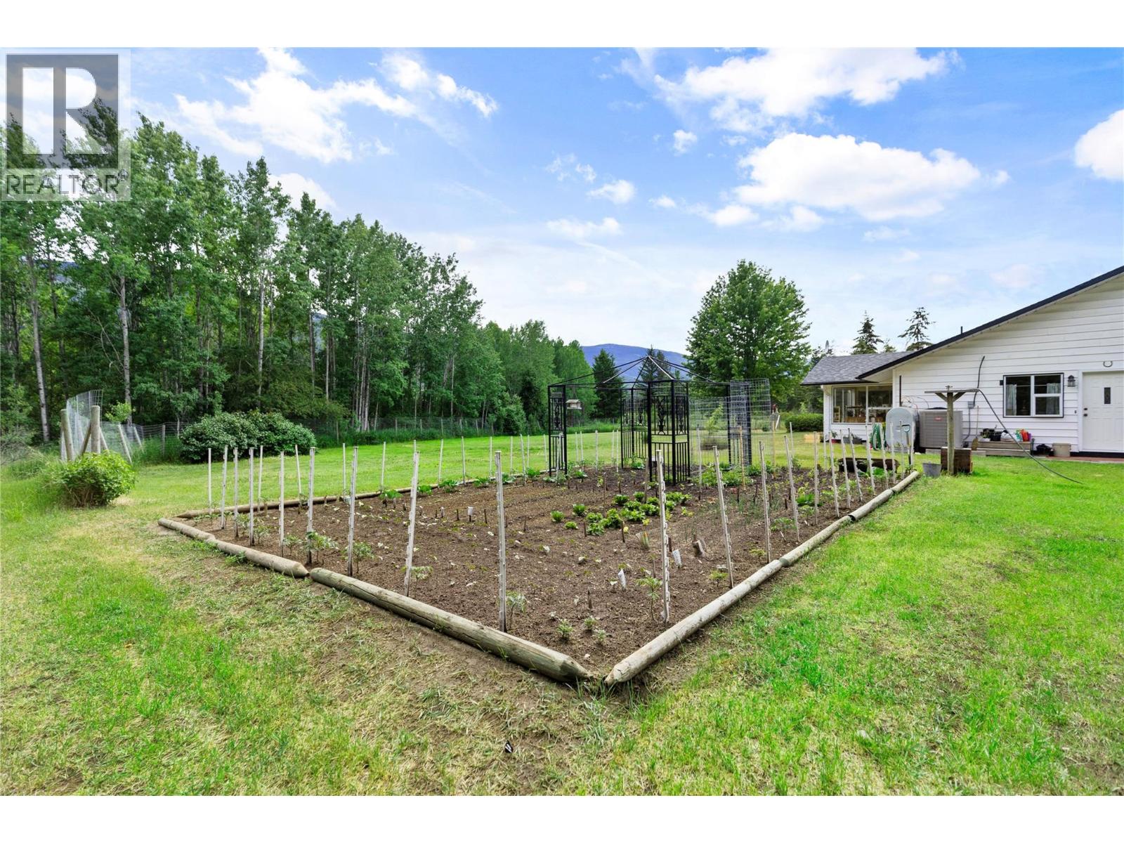 3056 Harmon Road, Vavenby, British Columbia  V0E 3A0 - Photo 44 - 10398324