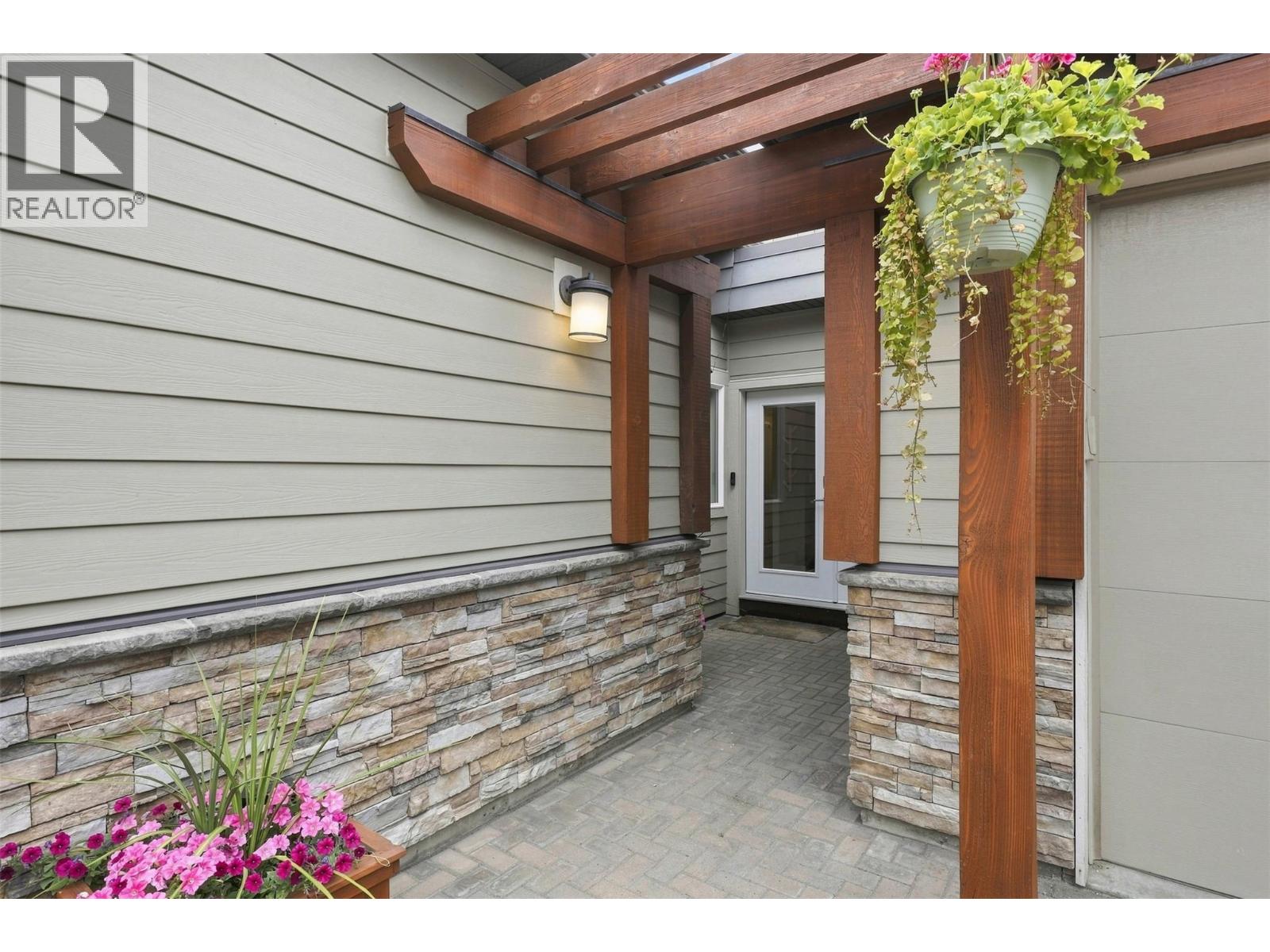 2200 Linfield Drive Unit# 32, Kamloops, British Columbia  V1S 0C5 - Photo 3 - 10398185