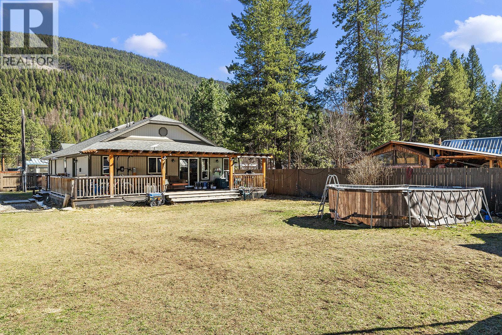 5835 3rd Street, Beaverdell, British Columbia  V0H 1A0 - Photo 10 - 10398190