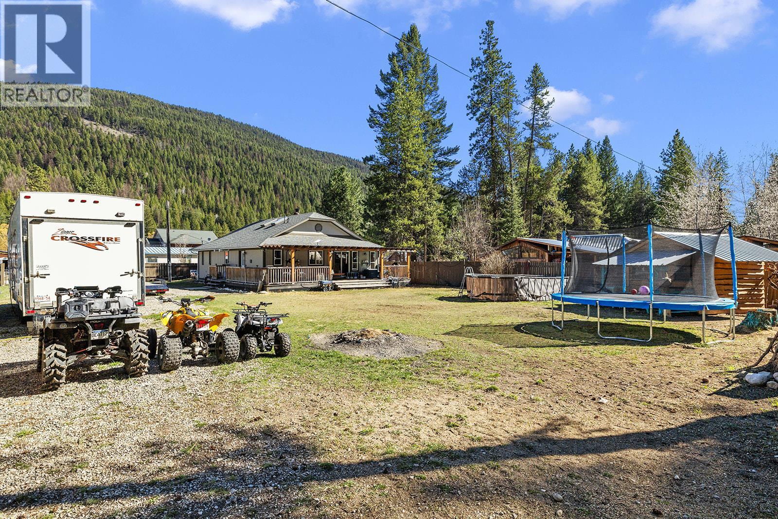 5835 3rd Street, Beaverdell, British Columbia  V0H 1A0 - Photo 11 - 10398190
