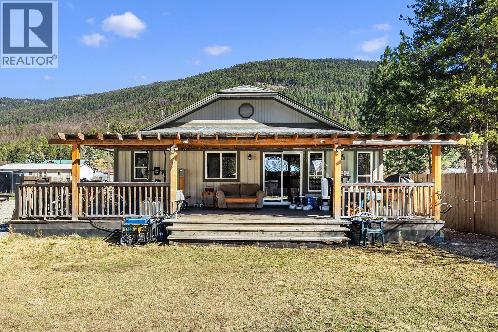 5835 3rd Street, Beaverdell, British Columbia  V0H 1A0 - Photo 3 - 10398190