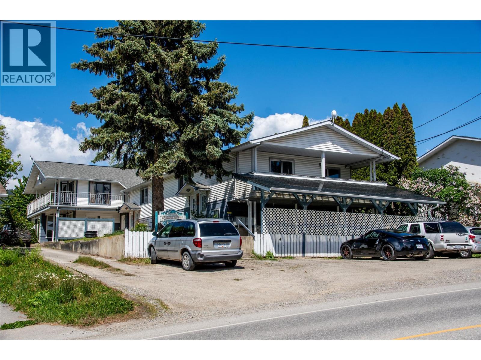 1118 Erickson Street, Creston, British Columbia  V0B 1G0 - Photo 3 - 10398134