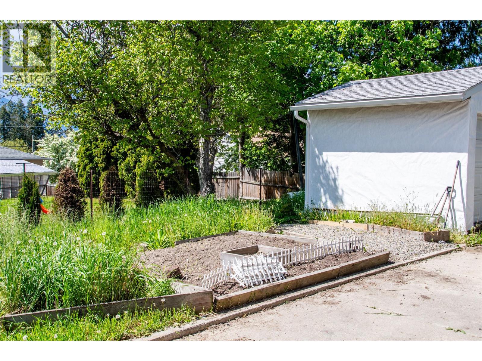 1118 Erickson Street, Creston, British Columbia  V0B 1G0 - Photo 48 - 10398134