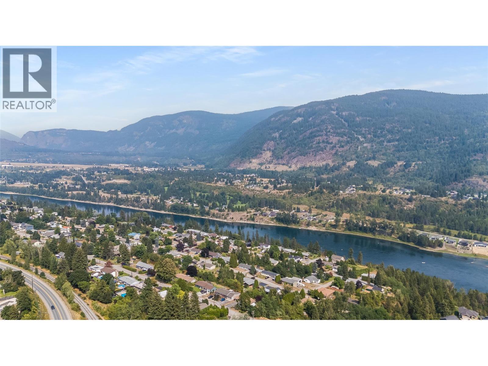 3509 5th Avenue, Castlegar, British Columbia  V1N 2V8 - Photo 60 - 10398093
