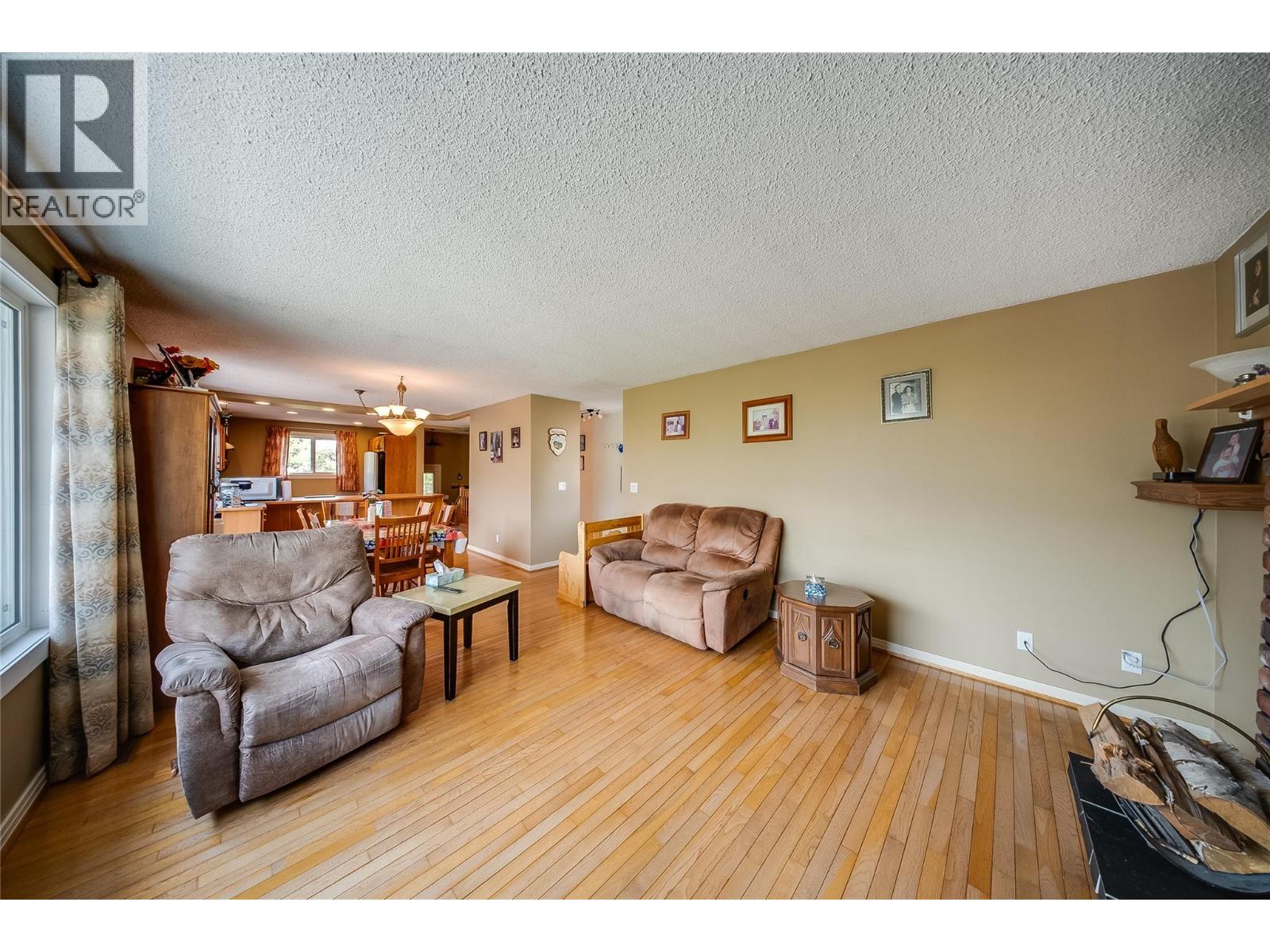 3509 5th Avenue, Castlegar, British Columbia  V1N 2V8 - Photo 9 - 10398093