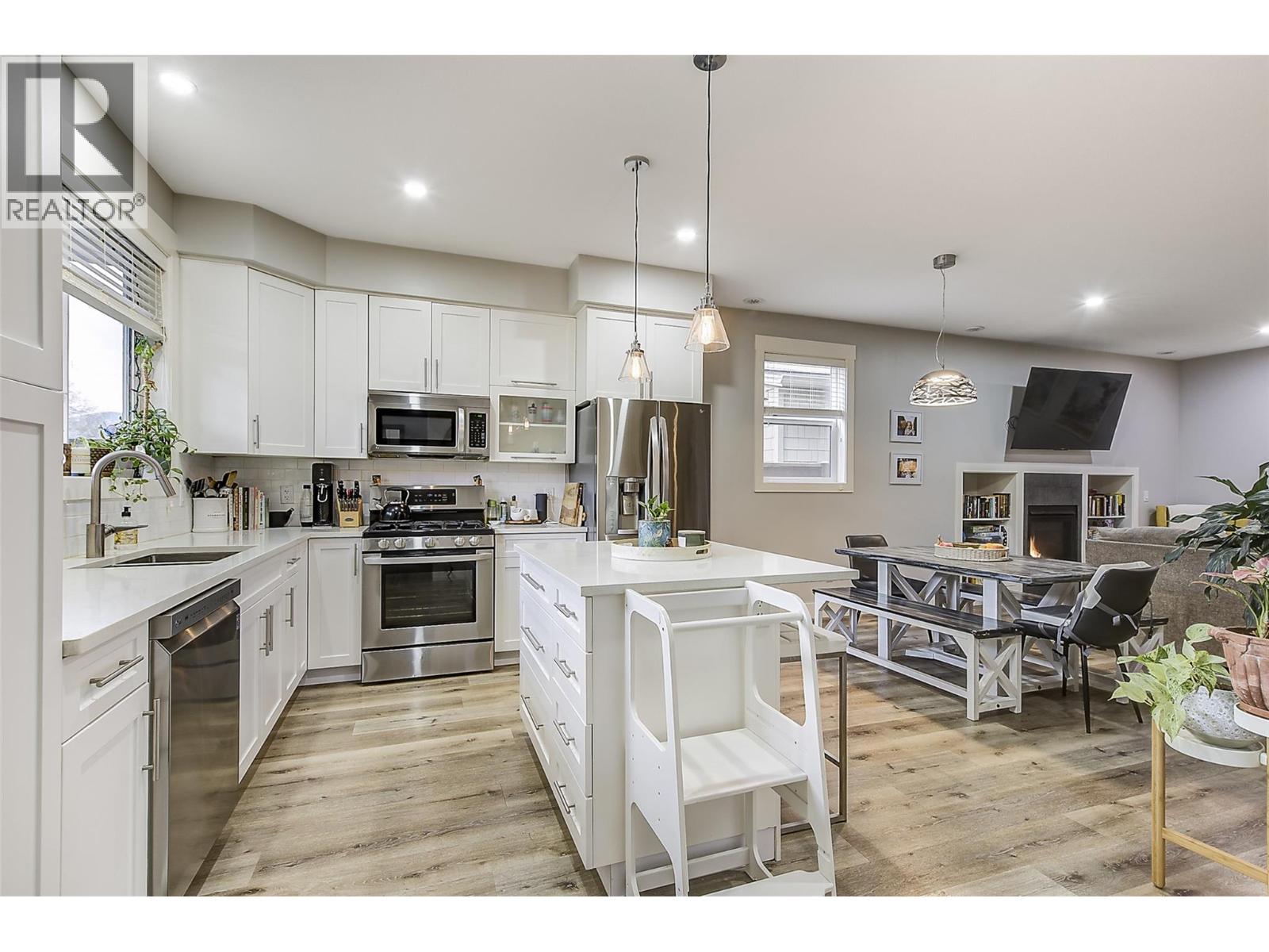 1940 Ethel Street, Kelowna, British Columbia  V1Y 2Z5 - Photo 2 - 10397973