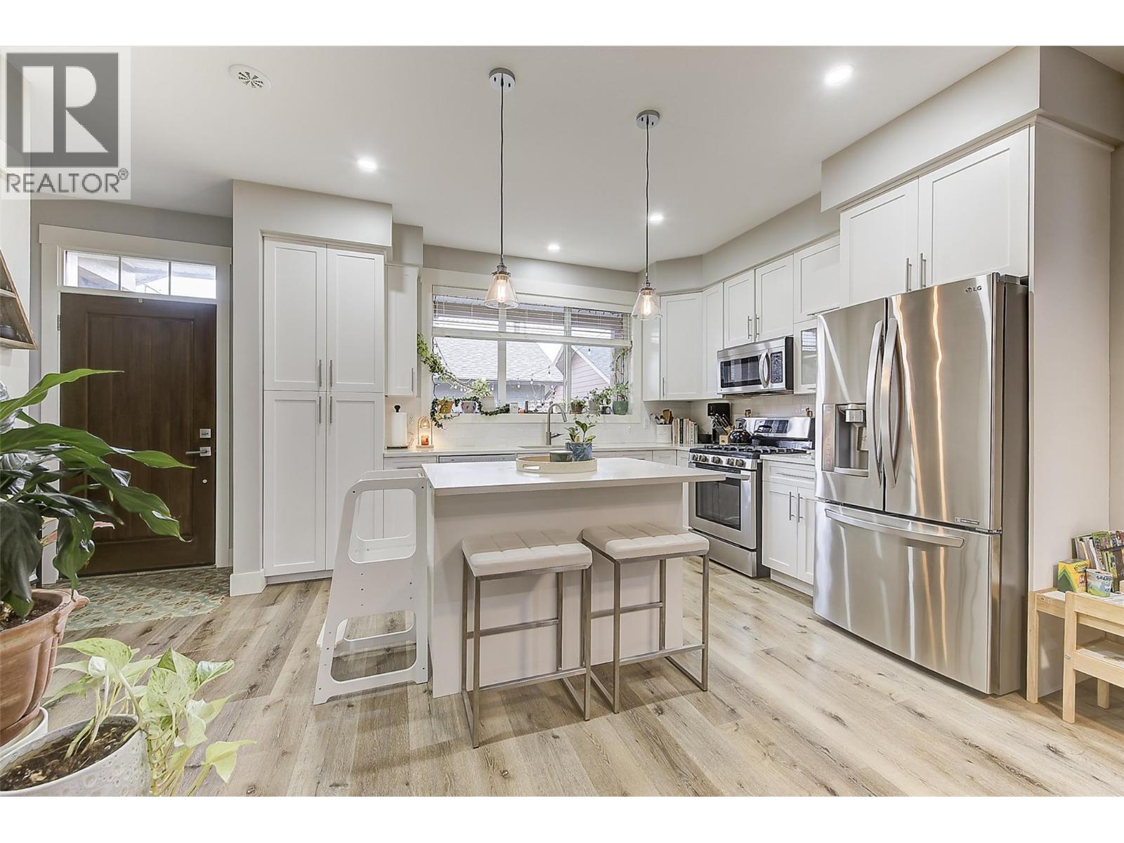 1940 Ethel Street, Kelowna, British Columbia  V1Y 2Z5 - Photo 3 - 10397973