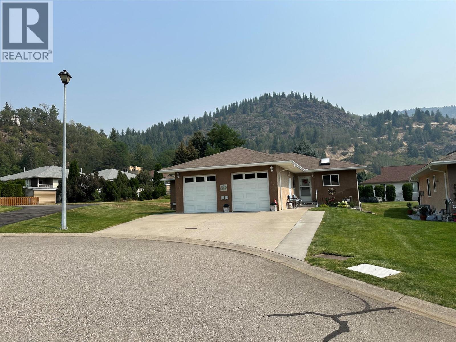 7186 Wright Way, Trail, British Columbia  V1R 4X6 - Photo 1 - 10398372