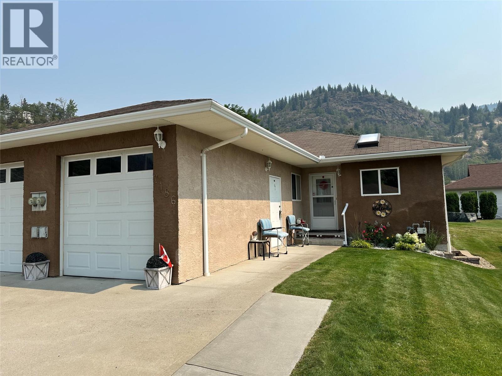 7186 Wright Way, Trail, British Columbia  V1R 4X6 - Photo 2 - 10398372